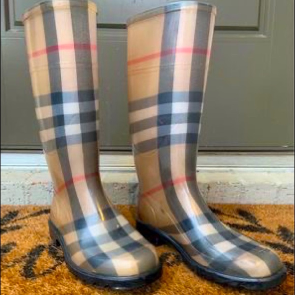 Burberry rain boots-Dress for spring showers with designer rain boots ☔️